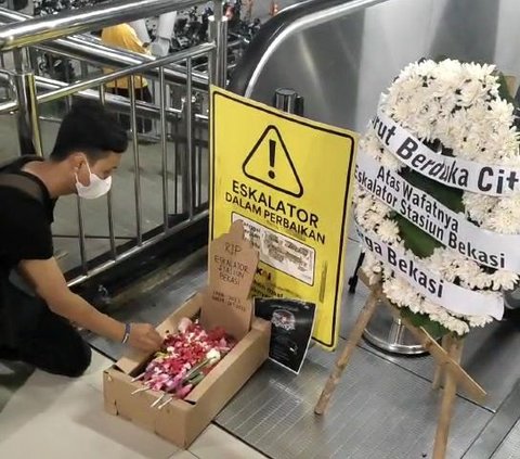 Kesal Tak Diperbaiki Pengguna KRL buat Peringatan 100 Hari Eskalator Stasiun Bekasi Rusak & Bawa Miniatur Kuburan