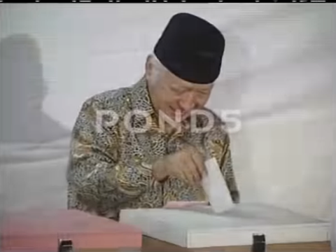 Potret Soeharto, Habibie hingga Megawati di Tahun 1999, Wajahnya Penuh Senyuman saat Pemilihan Legislatif