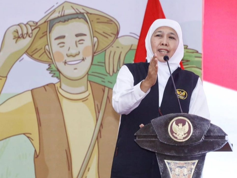 Potret Khofifah Berjaket Demokrat, Duduk di Sebelah SBY saat Kampanye Prabowo di Malang