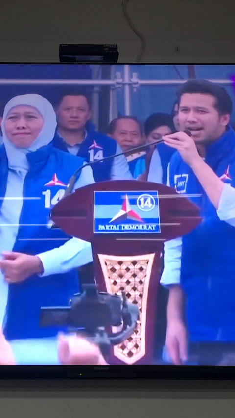 Duet Maut Khofifah dan Emil Dardak Kompak Jadi Juru Kampanye Prabowo di Malang, Pakai Pantun Gemoy