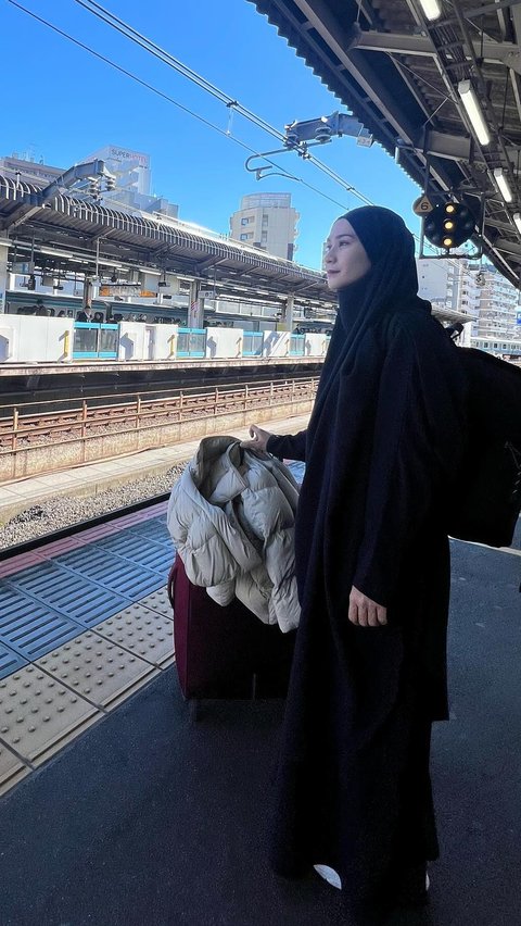 Foto-foto Zaskia Adya Mecca Pakai Baju Syar'i saat Liburan di Jepang, Ungkap Pengalaman Mengesankan