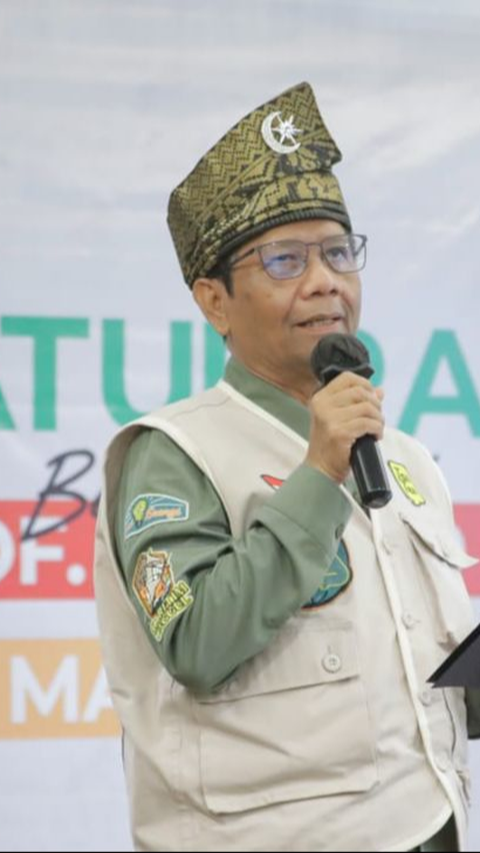 Mahfud Hands Over Resignation Letter to Jokowi: I Officially Quit