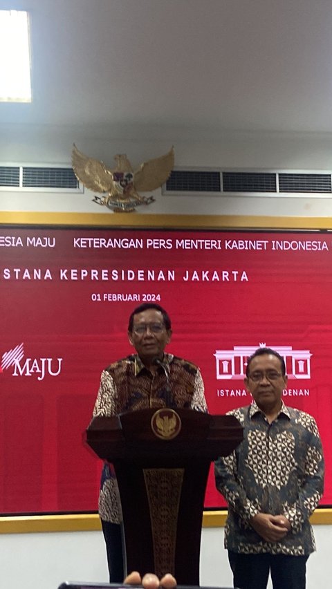Bertemu Jokowi, Mahfud Resmi Mundur dari Menko Polhukam: Kita Saling Senyum