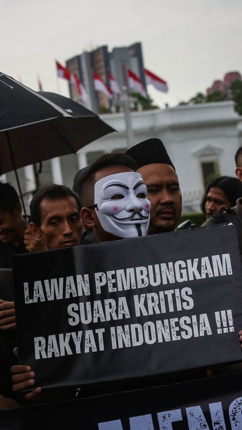 FOTO: Aksi Kamisan ke-804, Masyarakat Sipil Beri Petisi untuk Penguasa di Istana<br>