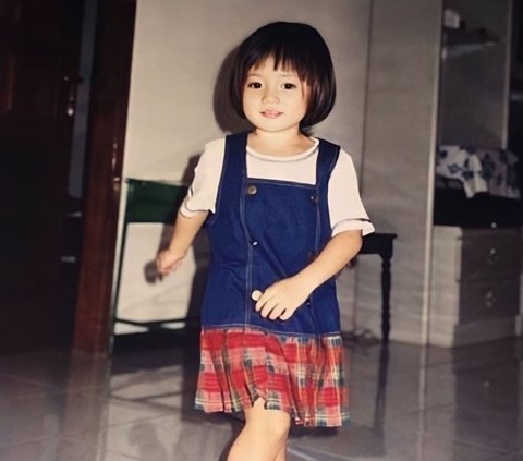 This Child's Portrait of Former JKT48 Member and Famous Actor's Wife, Can You Guess?