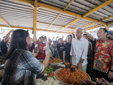 Dialog dengan Warga Sulut, Ganjar Beberkan Strategi Membuat Harga Sembako Murah dan Stabil