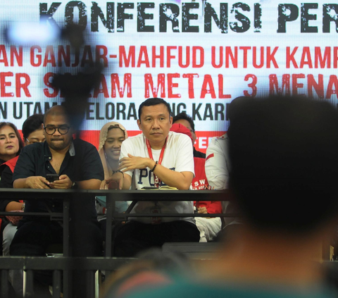 FOTO: Persiapan Relawan Ganjar-Mahfud Gelar Konser Salam Metal, Ratusan Ribu Pendukung Bakal Padati SUGBK