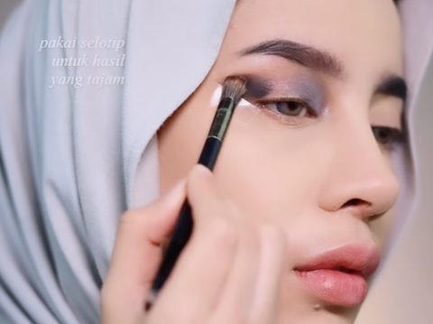 Tampil Bold Saat Henna Night, Tengok Makeup Aghnia Punjabi