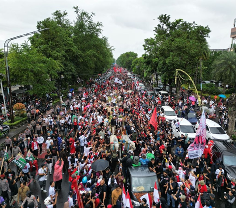 Ganjar Kampanye Akbar di Solo: Mohon Izin Partai Lain, Memang PDI Perjuangan Kandangnya dari Sini