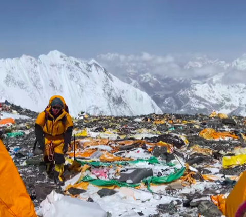 Gunung Everest Berbau Busuk karena Penuh Kotoran Manusia, Pendaki Wajib Bawa Turun Tinjanya