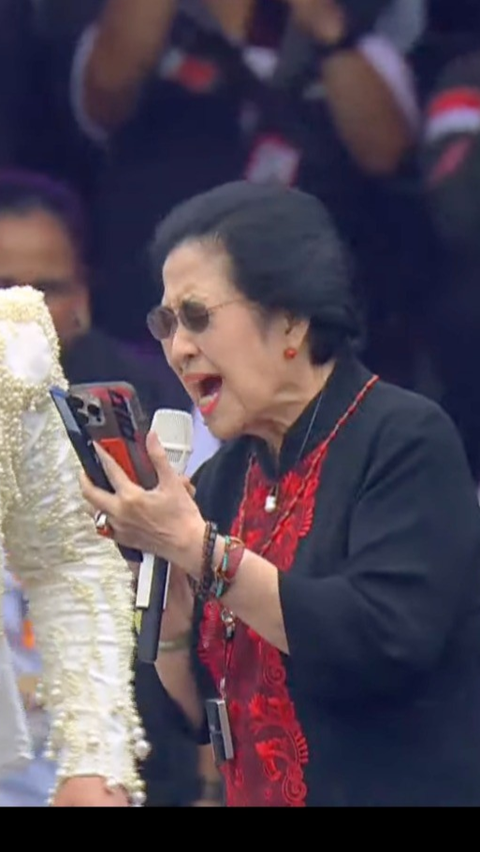 Megawati dan Puan Nyanyi Dangdut dan Joget Bareng King Nassar, Massa Pendukung Ganjar Padati Simpang Lima
