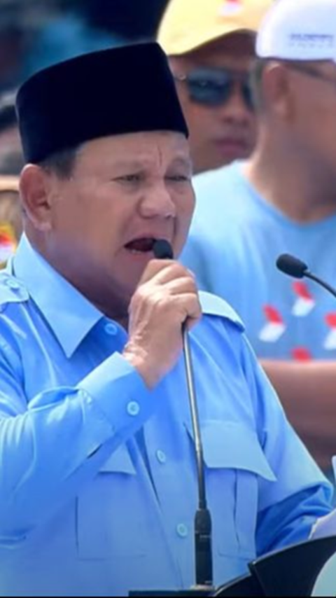 Pidato Prabowo Terjeda saat Relawan Banyak Pingsan, Langsung Colek Ajudan 'Kasih Air'