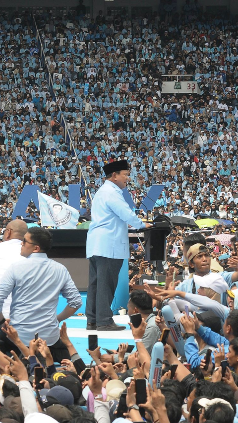 FOTO: Penampakan Massa Pendukung Prabowo-Gibran Sesaki Stadion Utama GBK hingga SBY dan AHY Hadir di Tengah Kerumunan