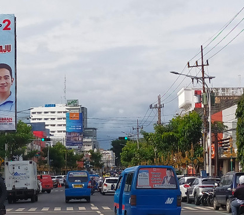Ribuan Personel Satpol PP Dikerahkan Turunkan Alat Peraga Kampanye di Jakarta