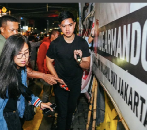 Masa Tenang Pemilu, Kaesang Keliling Jakarta Turunkan Baliho PSI