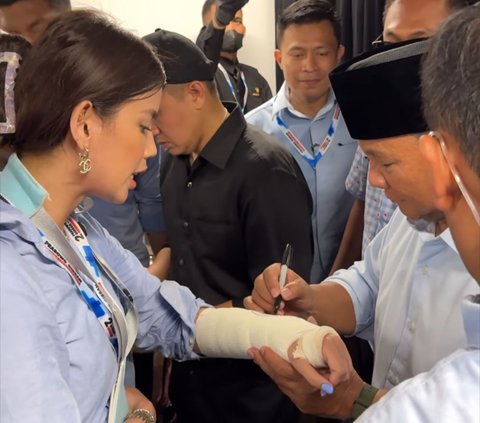 Cerita Sabrina Istri Deddy Corbuzier Tangannya di Gips, Mau Ditandatangani Prabowo