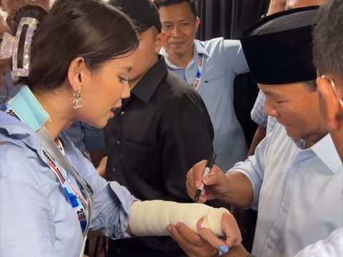 Cerita Sabrina Istri Deddy Corbuzier Tangannya di Gips, Mau Ditandatangani Prabowo