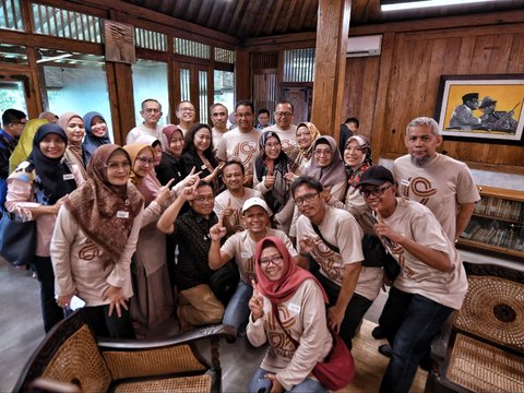 Masa Tenang Pemilu, Anies Baswedan Reuni Bareng Teman SMA di Kediamannnya