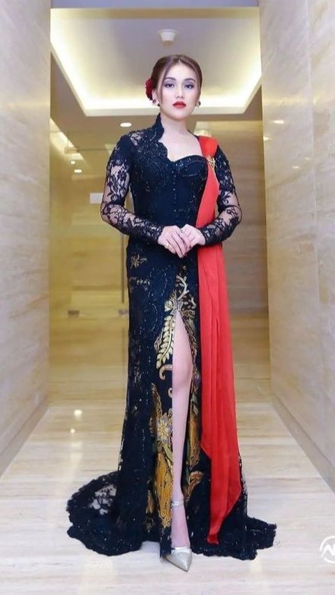 Calon Ibu Persit, ini Deretan Foto-foto Cantik Ayu Ting-Ting dalam Balutan Busana Kebaya 