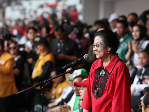 Megawati Singgung Ibu-Ibu Beli Baju Seragam Majelis Taklim: Untuk Apa? Harusnya Diberikan ke Anak-Anak