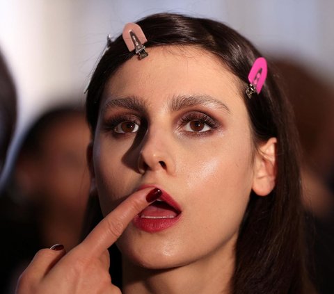FOTO: Mengintip Model-Model Cantik di Belakang Panggung New York Fashion Week