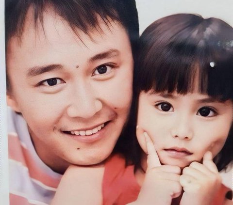 This Girl with Her Father Becomes the Wife of a Famous Former Child Singer, Who is She?
