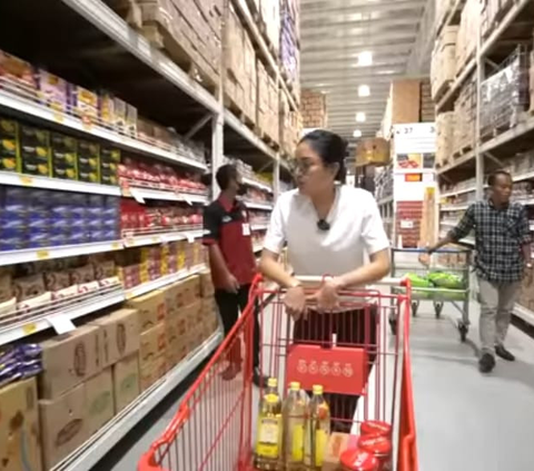 Potret Nikita Mirzani Borong Belanjaan di Supermarket, Langsung Syok Pas Mau Bayar di Kasir
