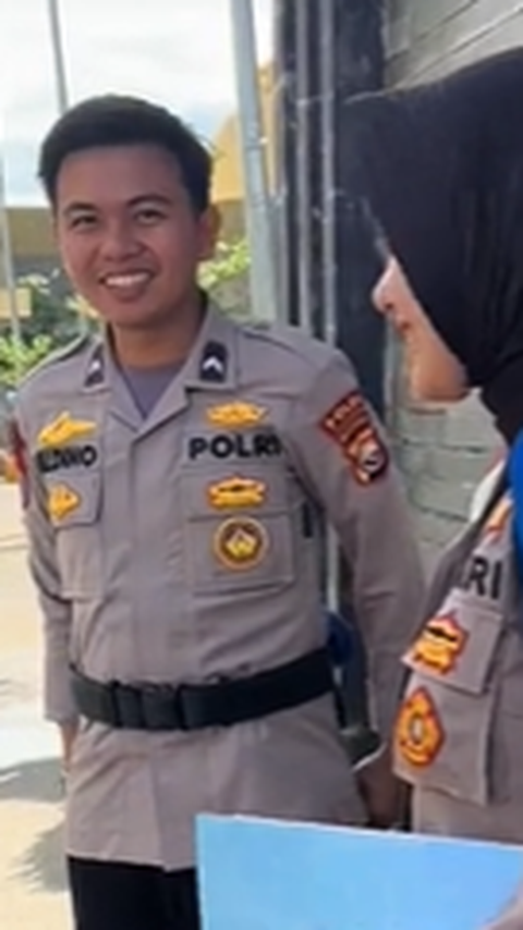 Pasutri Sama-sama Polisi 'Tertangkap Basah' lagi Berduaan di Mapolres, Berani-beraninya Gandengan Mesra di Depan Komandan