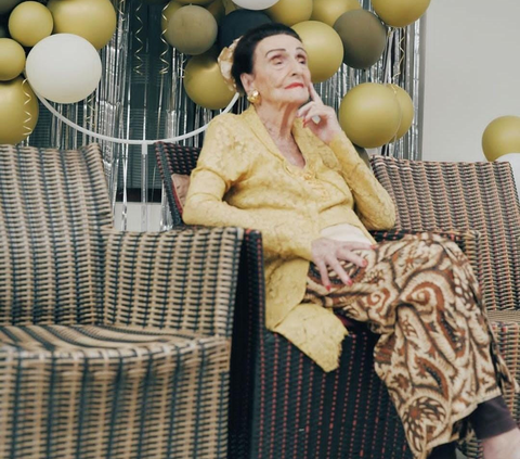Potret Ultah Nenek Sharena Delon yang Genap Berusia 100 Tahun, Paras Cantiknya Buat Netizen Kagum
