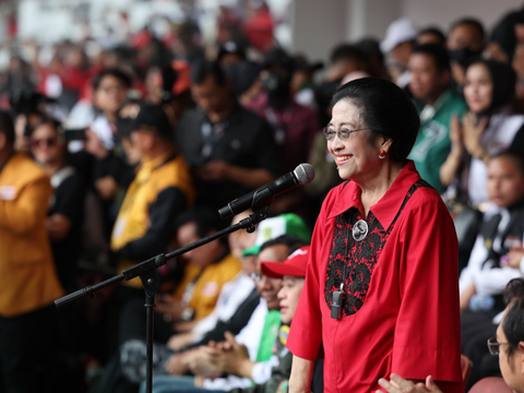 Megawati Soekarnoputri on the Uniform of the Majelis Taklim Mothers: What For?