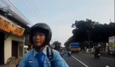 Tak Sengaja Tabrak Mobil<br>