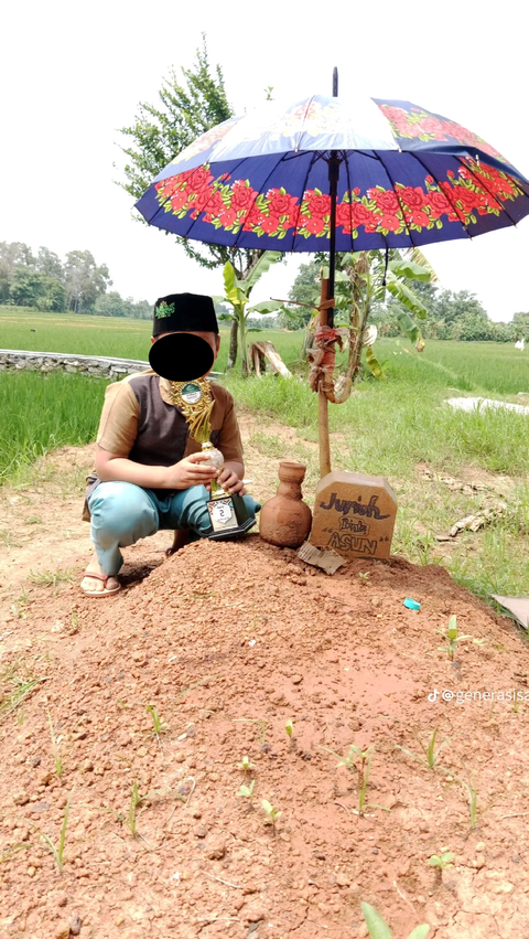 Sad Story: Child Brings Champion Trophy of Memorization to Grave: A Gift for Mama