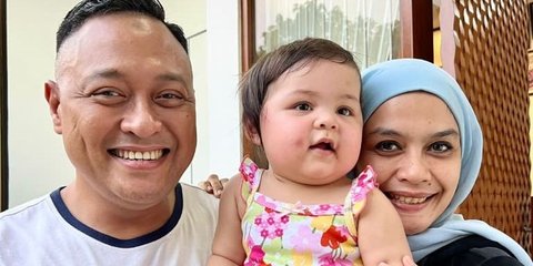 Momen Bahagia Gracia Indri Pulang ke Indonesia Bersama Suami dan Baby Nova, Senang Bisa Berkumpul dengan Keluarga