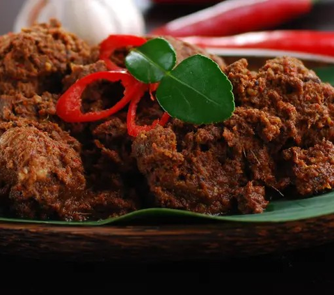 Mengungkap Perbedaan Esensial Antara Rendang dan Kalio, Bagian Terenak dari Nasi Padang