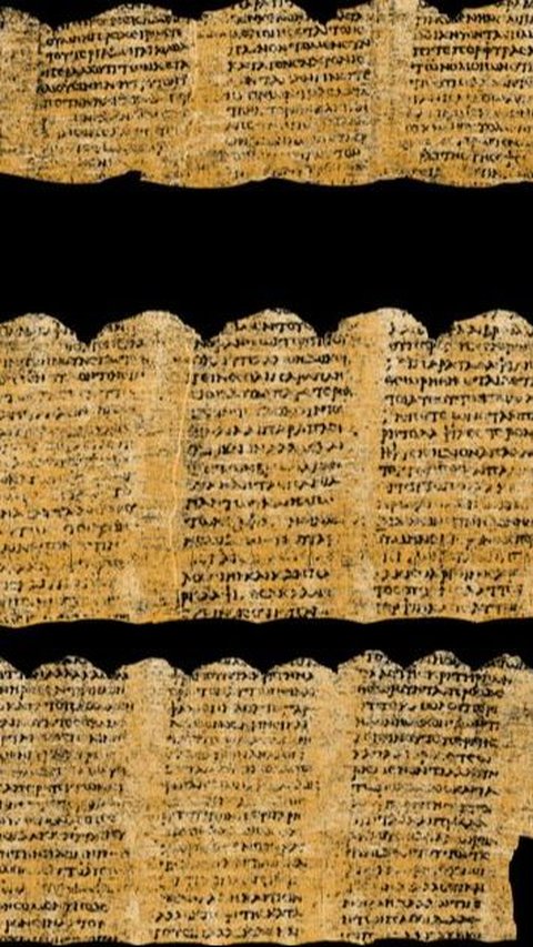 Teknologi AI Berhasil Terjemahkan Gulungan Teks Yunani Kuno yang Terkubur Selama 2000 Tahun, Begini Isinya