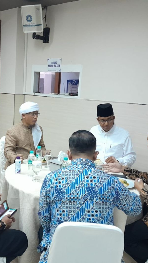 Isi Masa Tenang Pemilu, Anies Baswedan Silaturahmi ke Aa Gym