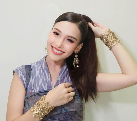 Faces Said to Be Similar, Ayu Ting Ting and Future Brother-in-Law Show Off Their Style