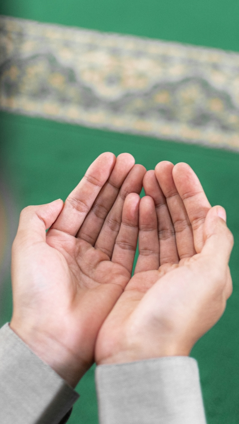 Bacaan Doa Ziarah Kubur Lengkap dengan Tata Cara dan Hukumnya yang Perlu Diketahui