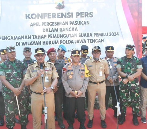 Dua Jenderal Kakak-Adik TNI dan Polri, Gagah Salam Komando Siap Kawal Pemilu 2024
