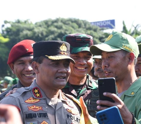 Dua Jenderal Kakak-Adik TNI dan Polri, Gagah Salam Komando Siap Kawal Pemilu 2024