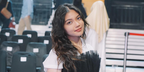Tak Lama Lagi Lulus SMP, Potret Cantik Putri Sahrul Gunawan Pose Bareng Sang Ayah di Sekolah jadi Sorotan