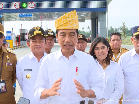 Jokowi Berhentikan Khofifah-Emil Dardak dari Gubernur dan Wakil Gubernur Jatim