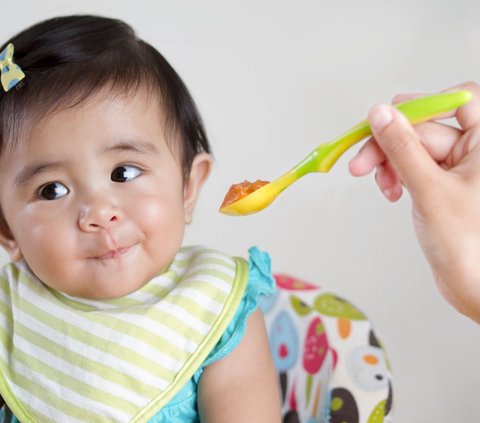Free of Hassle, How to Prepare Food for Your Little One While Traveling