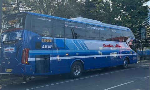 Dulu Tukang Becak, Sosok Pria Ini yang Antar Jemput Sekolah Bos PO Sumber Alam, Kini Jadi Sopir Bus Paling Sepuh