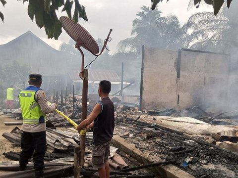 Sadis! Suami Bakar Istri Gara-Gara Ogah Dicerai, Polisi Datang Api Masih Menyala