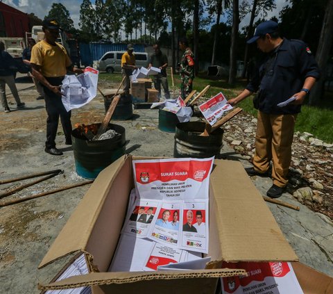 FOTO: KPU Musnahkan Ribuan Lembar Surat Suara untuk Pemilih Luar Negeri, Ini Penyebabnya