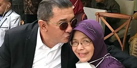 Sama-sama Cantik, Intip Deretan Foto Cut Tari Bersama Sang Ibunda yang Jarang Tersorot