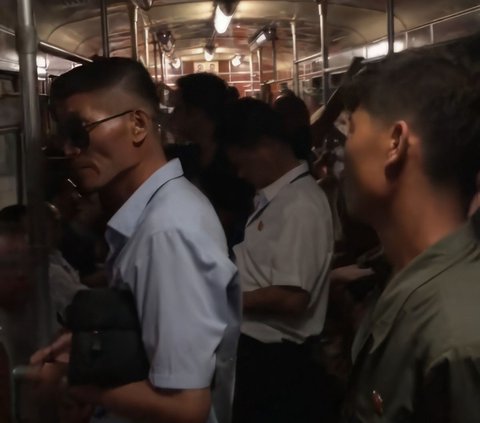 Unexpected! This is What It's Like When Riding the Subway in North Korea