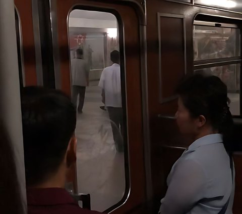 Unexpected! This is What It's Like When Riding the Subway in North Korea