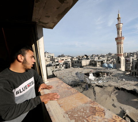 Kondisi Kota Rafah di Gaza Selatan semakin memprihatinkan setelah militer zionis Israel menghujani serangan udara. Foto: REUTERS/Ibraheem Abu Mustafa